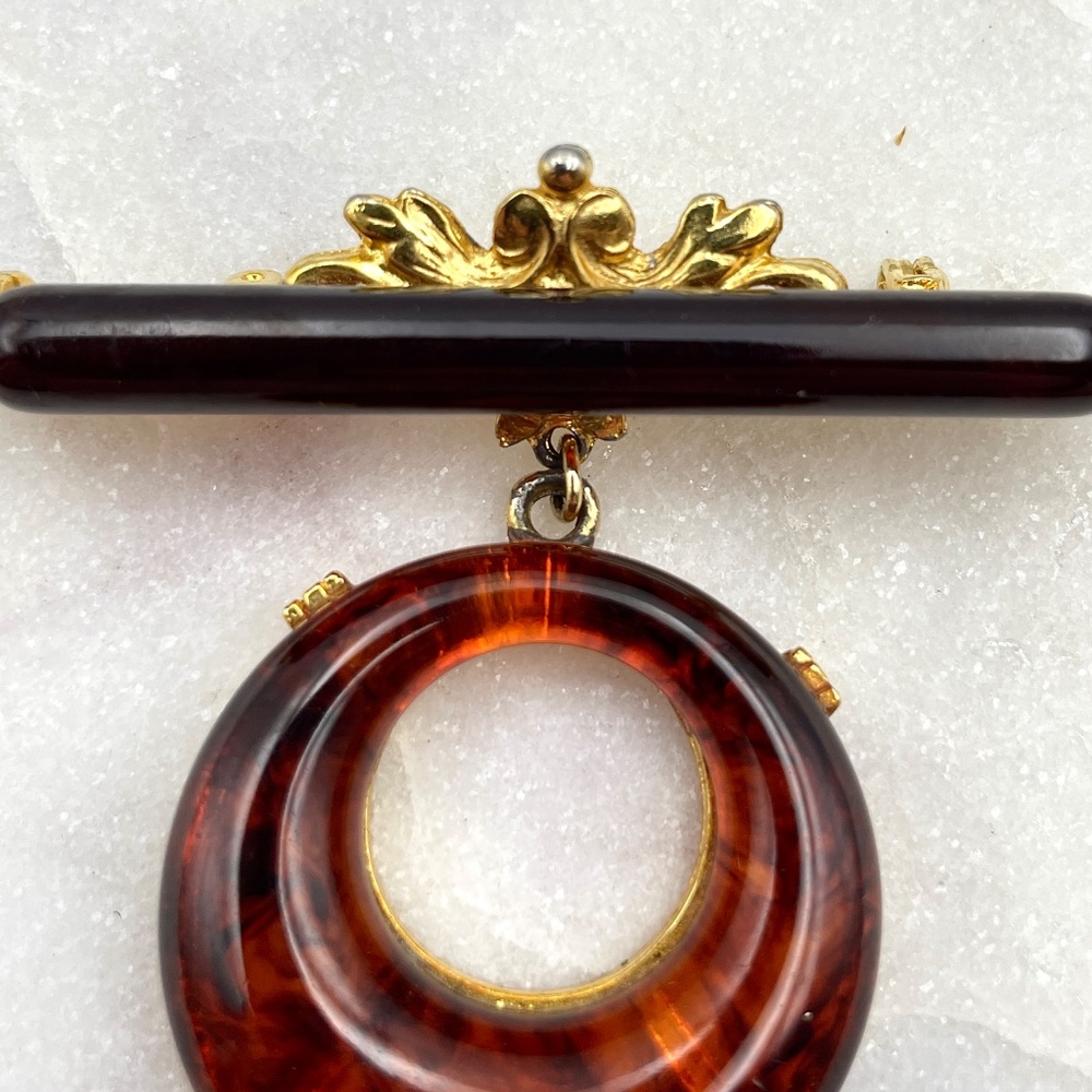 Vintage 1950s Mid Century Amber Lucite Drop Bar Gold Tone Pin Brooch - Picture 5 of 7